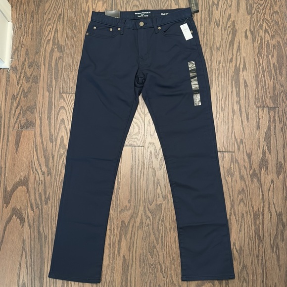 Banana Republic Men’s Travelers Mid Rise Slim Fit Pants 30x32 - Picture 2 of 5